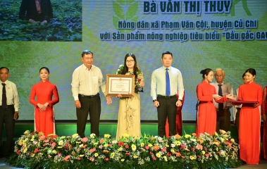 Tuyên Dương Khen Thưởng 28 Gương Nông Dân Và 30 Sản Phẩm Nông Nghiệp Tiêu Biểu